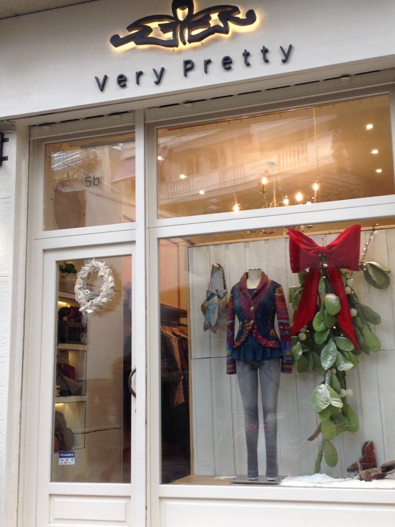 Very Pretty - Larissa